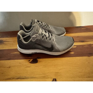 Nike Womens Downshifter 8 Running Shoes Gray Lace Up Low Top 8.5 Sneakers EUC